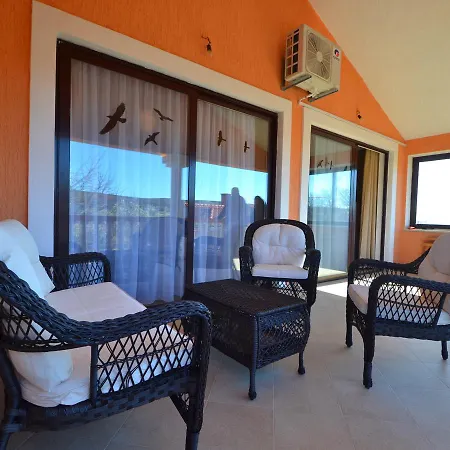 Apartment Javor Debeljak