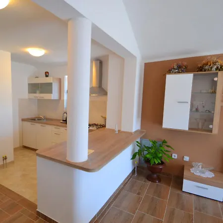 Apartment Javor *