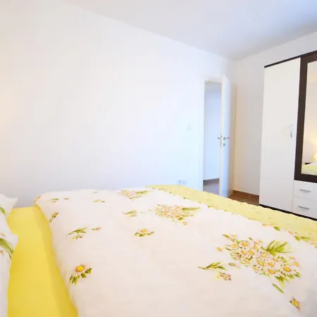 Apartment Javor *